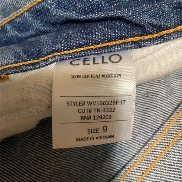 Women’s distressed - Picture 5 of 5